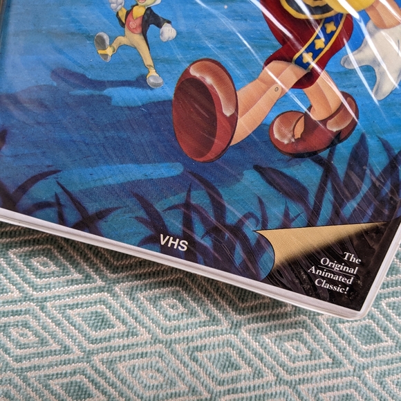 Walt Disney's Pinocchio VHS Tape, Black Diamond Edition - Picture 5 of 8